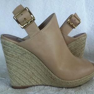 Steve Madden like new natural wedges.